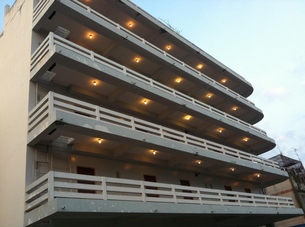 Sakol Hotel Накхонратчасима Экстерьер фото